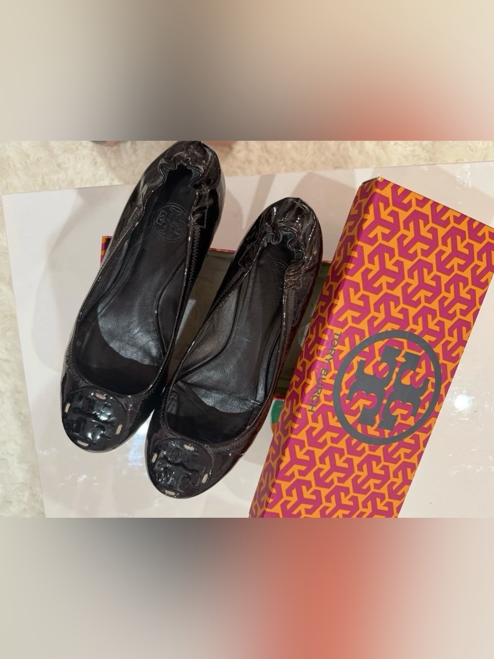 Tory Burch Women’s Black Ballet Flats Size 8.5 Round Toe Slip On Logo Leather